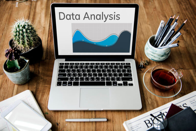Ile zarabia analityk danych? Kompleksowy przegląd wynagrodzeń